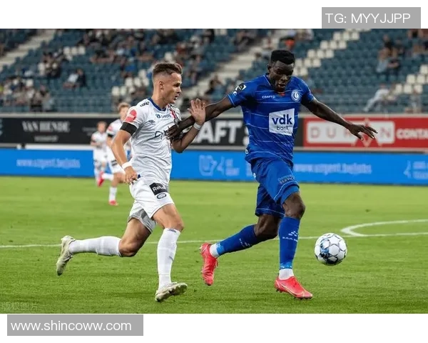 塔勒瑞斯与河床的激烈对决揭示足球战术的博弈与魅力